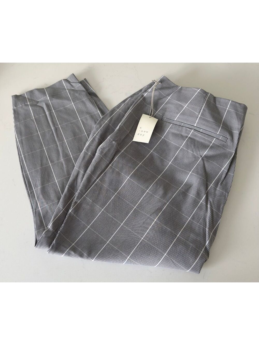 A New Day Gray Plaid Pull On Pants Women